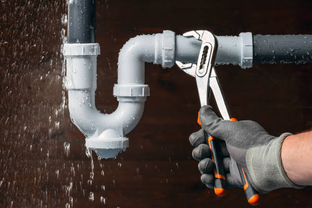 Professional Pipe Repair technician working in Montville, OH